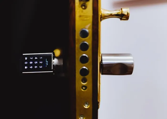 Serranos 24 Rector Cobos